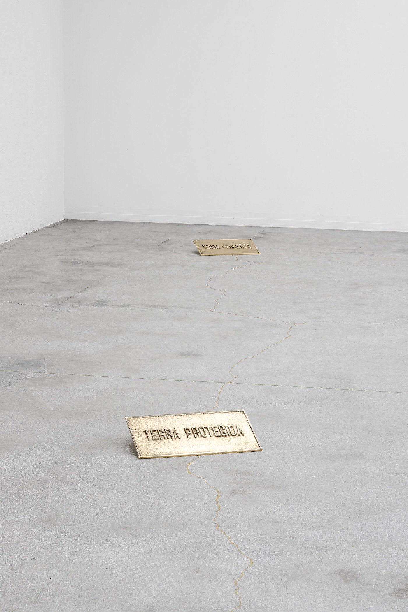 TERRA PROTEGIDA TERRA PROMETIDA IVAN GRILO_Societè Interludio